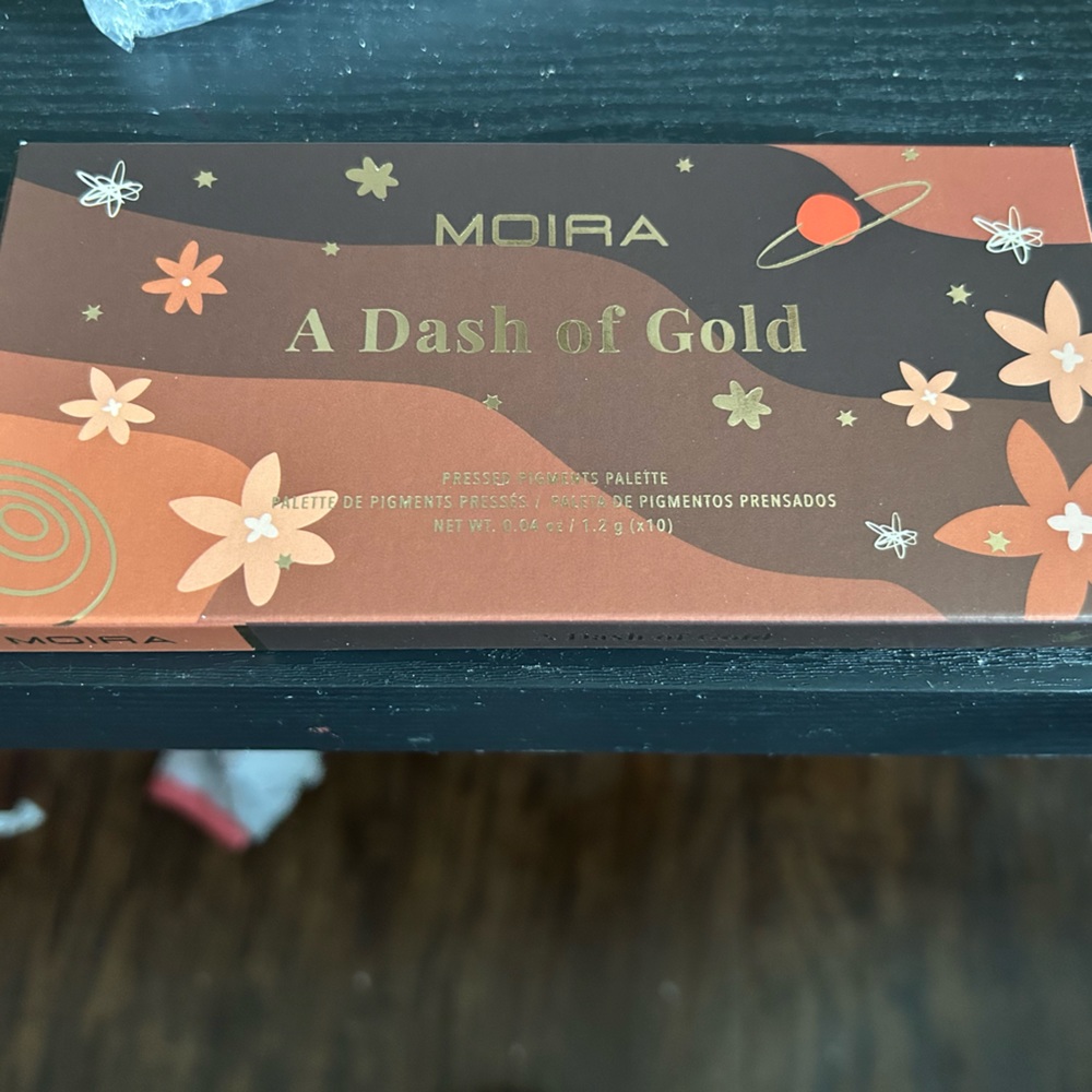 Moira Fairy tale Shadow Palette - 004 A Dash of Gold